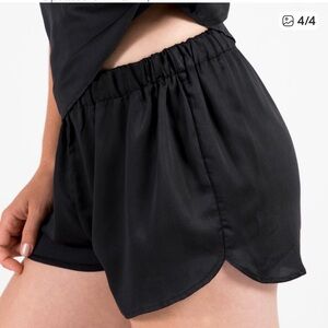 ETTITUDE Sateen Shortie, New in box black XL
